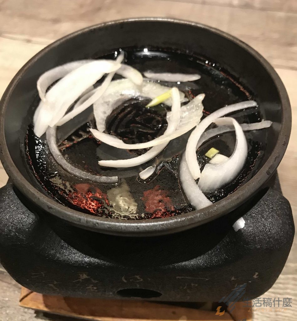 高雄前鎮|草衙道美食:虎次日式炸牛排專門店|燒肉定食、丼飯、咖喱飯餐廳